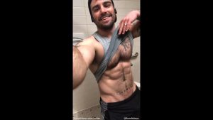 Jordan works out at gym and jerks off over his gym clothes JordanxBrandt – OnlyGayPorn