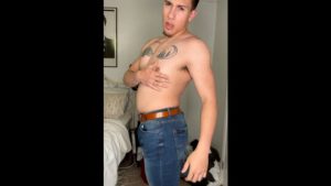 Playing with my nipples and jerking off till I cum – gregscake – OnlyGayPorn