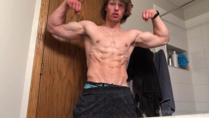 Post workout flex and talking dirty Chad Butters bigchaddyb – OnlyGayPorn