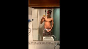 Quick jerk off in the bathroom – Alec Santos (alec_sants) – OnlyGayPorn