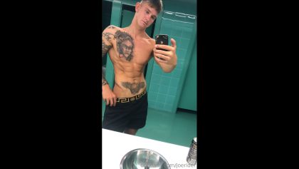 Showing off my body after a workout Joe Rider – OnlyGayPorn