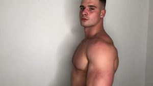 Slowly stripping and showing off my body Malik Delgaty – OnlyGayPorn