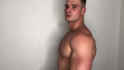 Slowly stripping and showing off my body Malik Delgaty – OnlyGayPorn