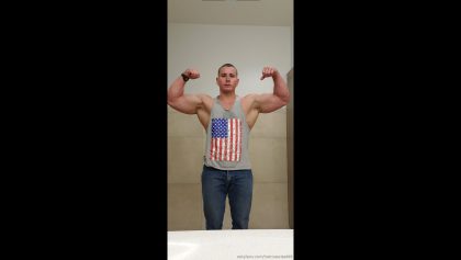 Taking my shirt off and flexing in the gym changeroom Hotmuscles6t9 – OnlyGayPorn