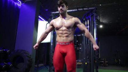 Working out shirtless at the gym Dan Dann00Dann – OnlyGayPorn